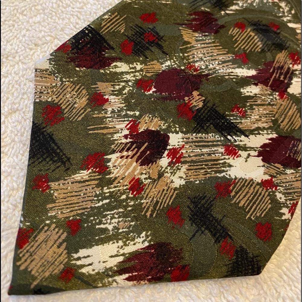 Brand New Trendy Tie By AUSTIN GREY